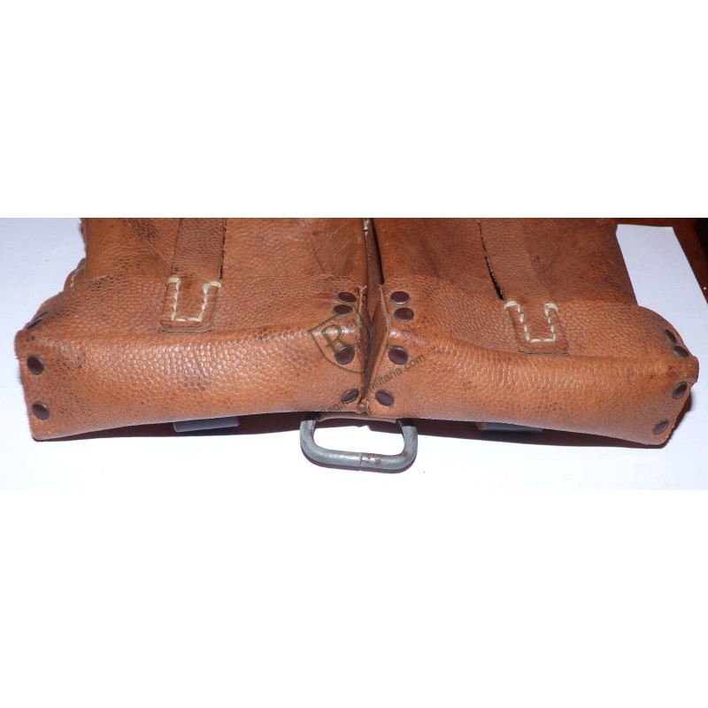 Cartouchière G43 cuir brun grenelé.
