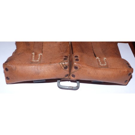 Cartouchière G43 cuir brun grenelé.