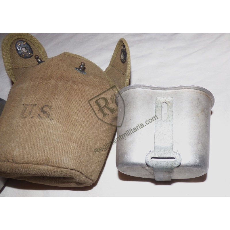US ARMY canteen dated 1943