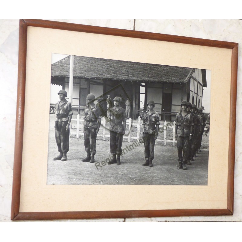 Large size photos paratrooper in Indochina