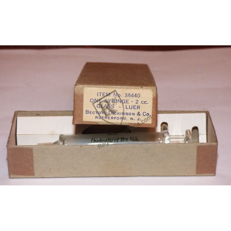 2cc syringe Medical Dept US ARMY WW2