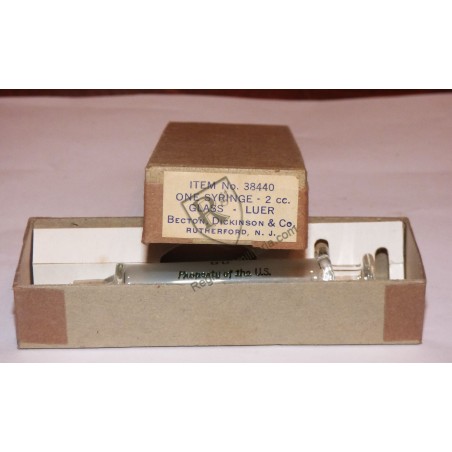 2cc syringe Medical Dept US ARMY WW2