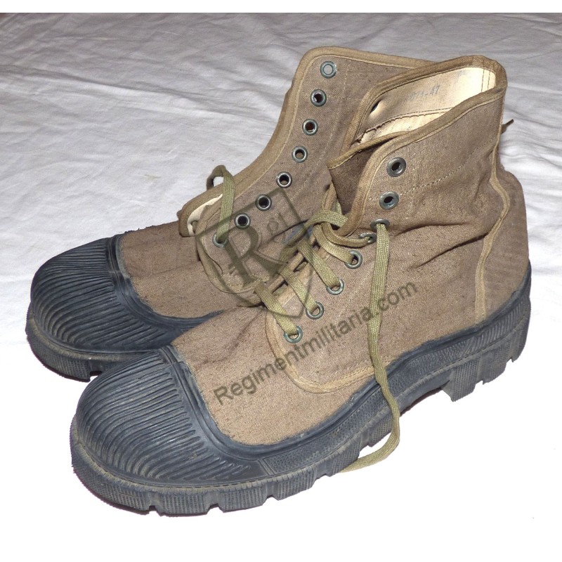 Paire de pataugas Militaire datées