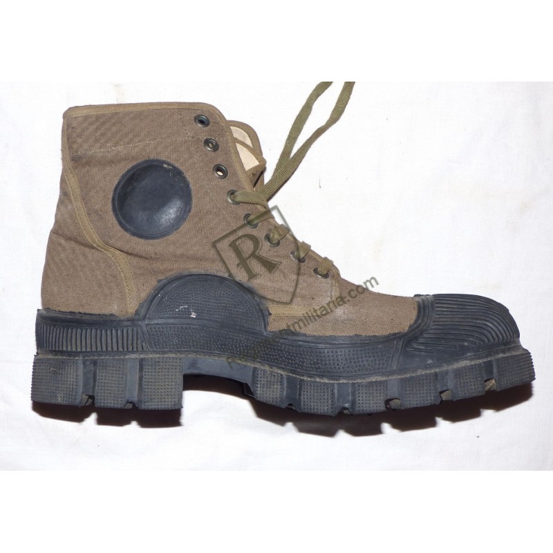 Paire de pataugas Militaire datées