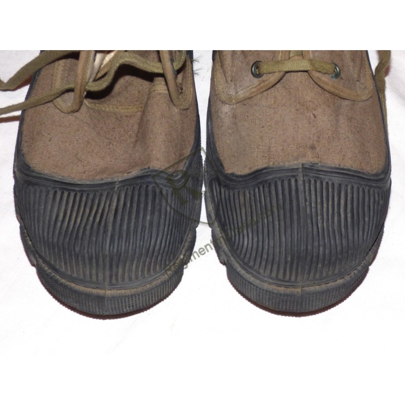 Paire de pataugas Militaire datées