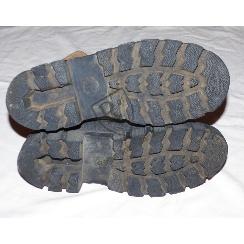 Paire de pataugas Militaire datées