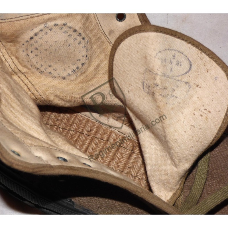 Paire de pataugas Militaire datées