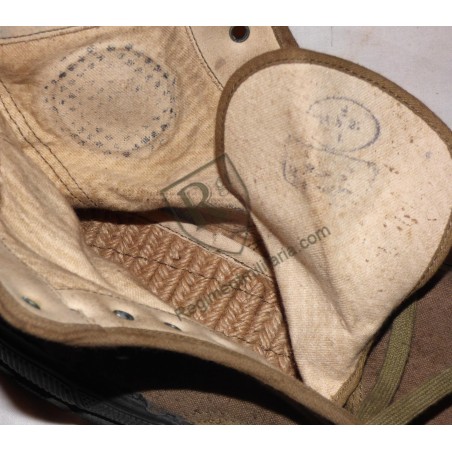 Paire de pataugas Militaire datées