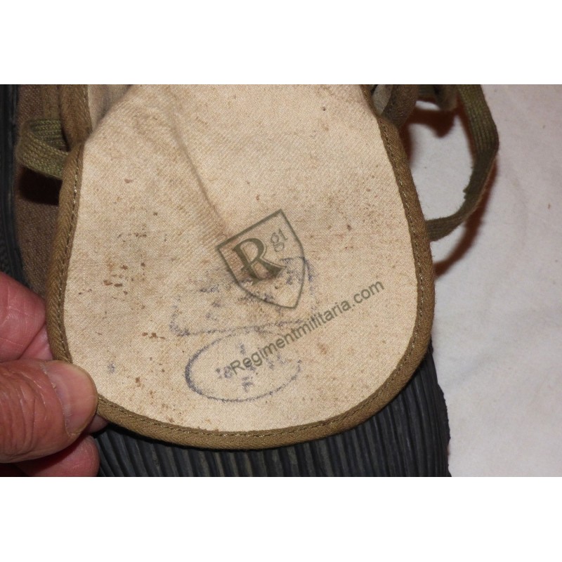 Paire de pataugas Militaire datées