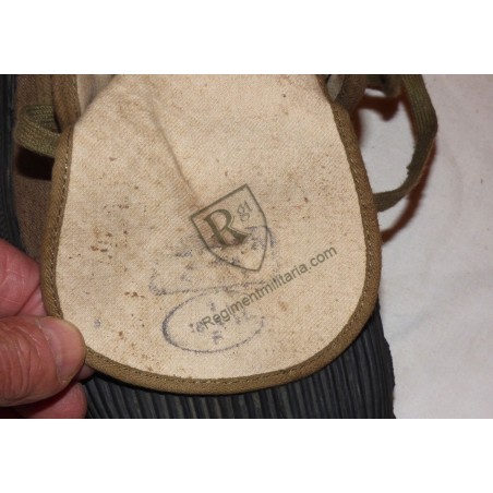 Paire de pataugas Militaire datées