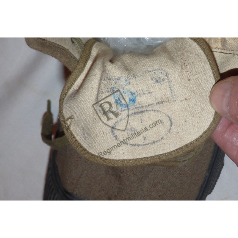 Paire de pataugas Militaire datées