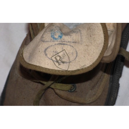 Paire de pataugas Militaire datées