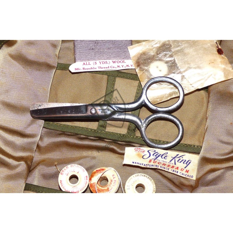 US ARMY sewing kit