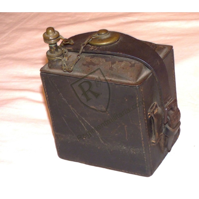 Vickers 1915 machine gun oil can