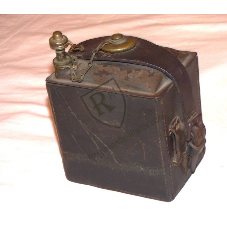 Vickers 1915 machine gun oil can