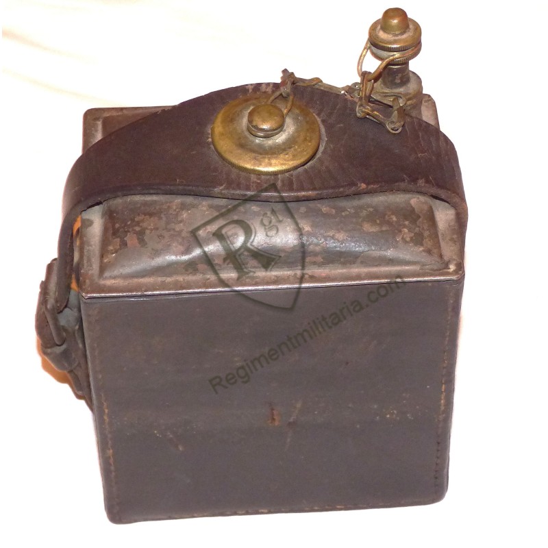 Vickers 1915 machine gun oil can