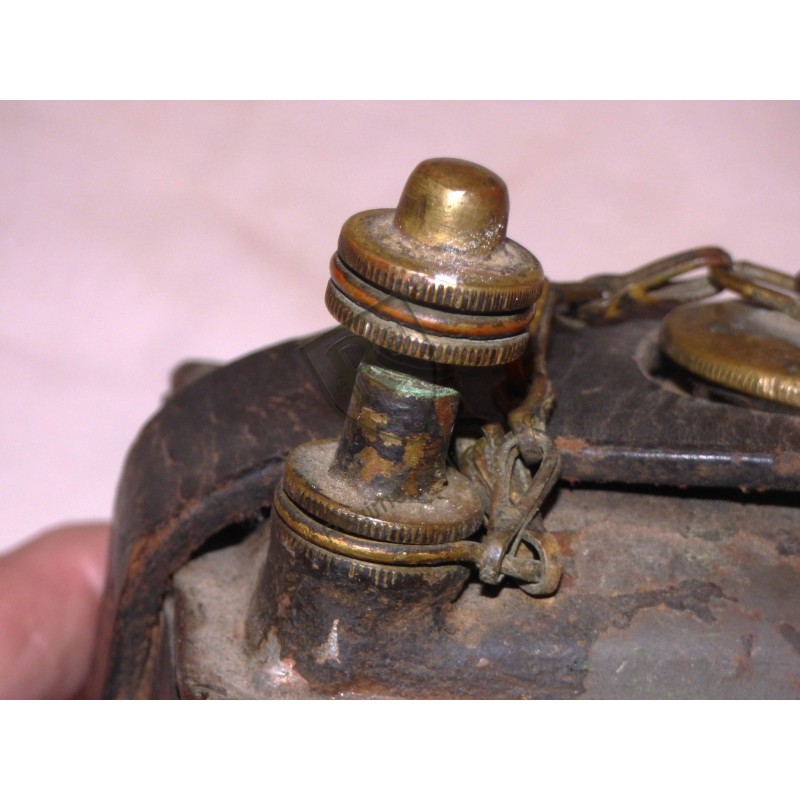 Vickers 1915 machine gun oil can