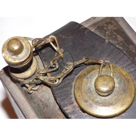 Vickers 1915 machine gun oil can