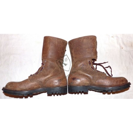 Brodequins à jambières attenantes Modèle 1952
