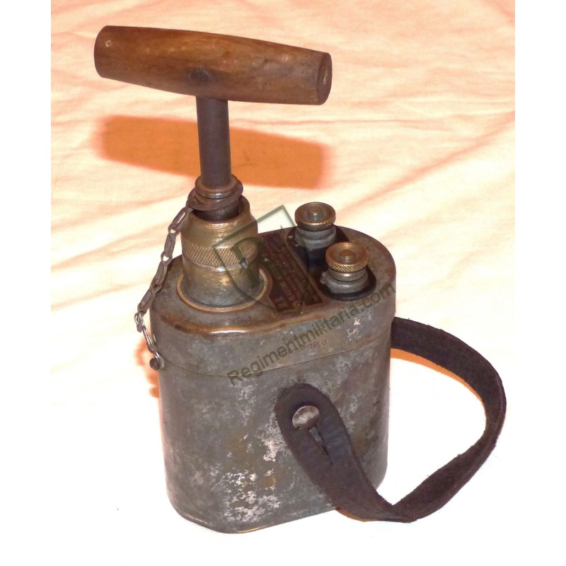 US ARMY WW2 striped blasting machine