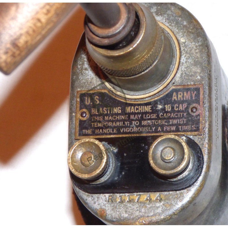 US ARMY WW2 striped blasting machine