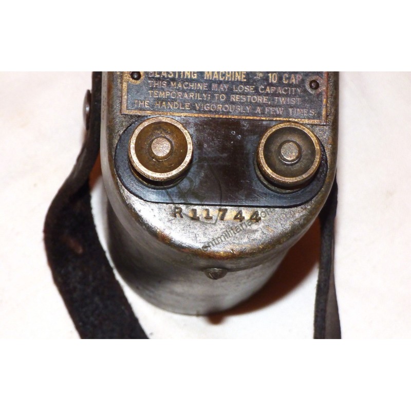 US ARMY WW2 striped blasting machine