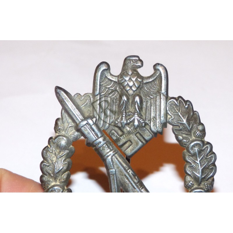 Infantry assault badge by Otto Schickle