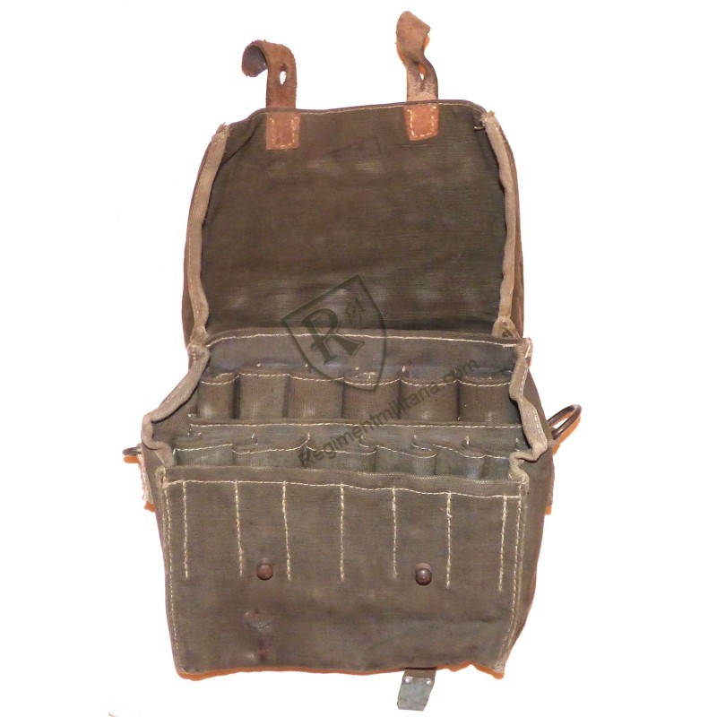 Cartridge pouch for Heer flare gun