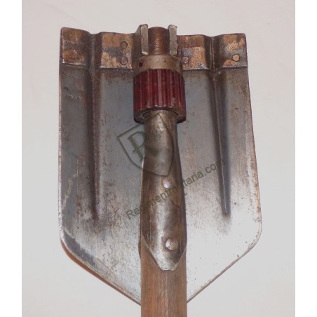 Heer folding shovel 1940 dated