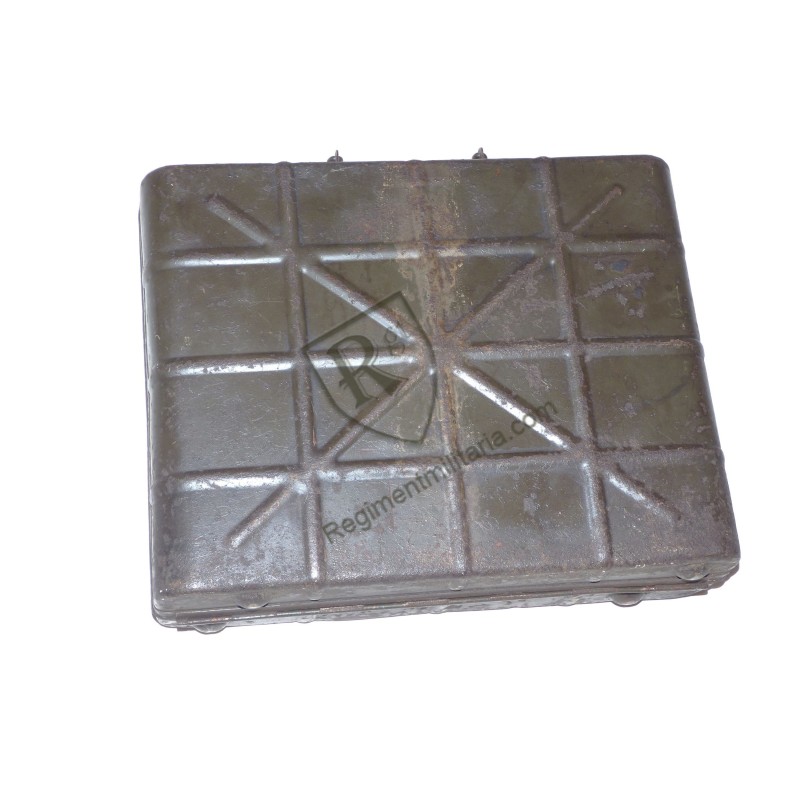 German M24 stick grenade carrier box