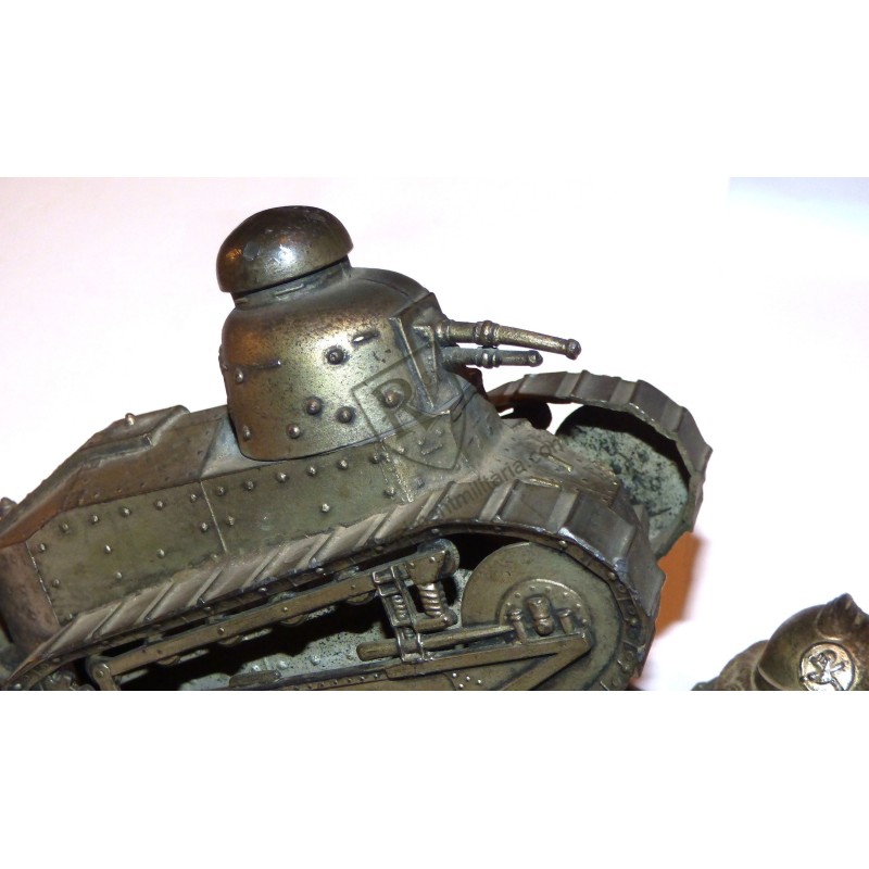Large size Renault FT17 WW1 tank