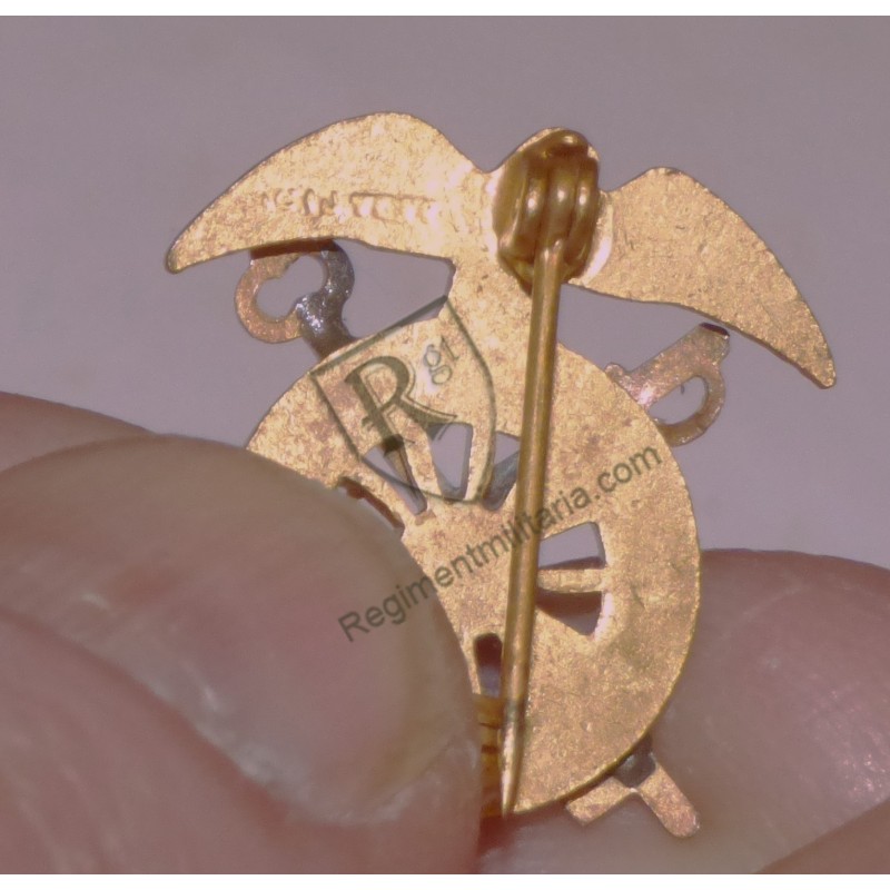 US ARMY  Quatermaster Corps collar badge