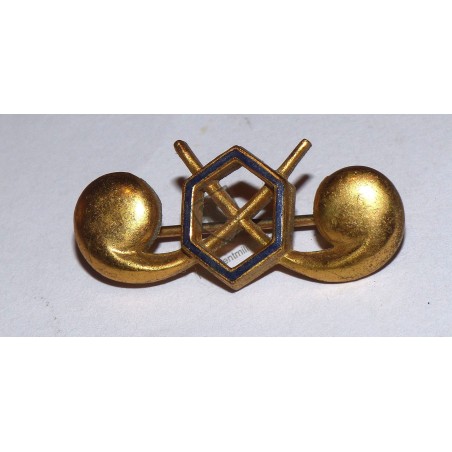 US ARMY CHEMICAL Corps collar badge