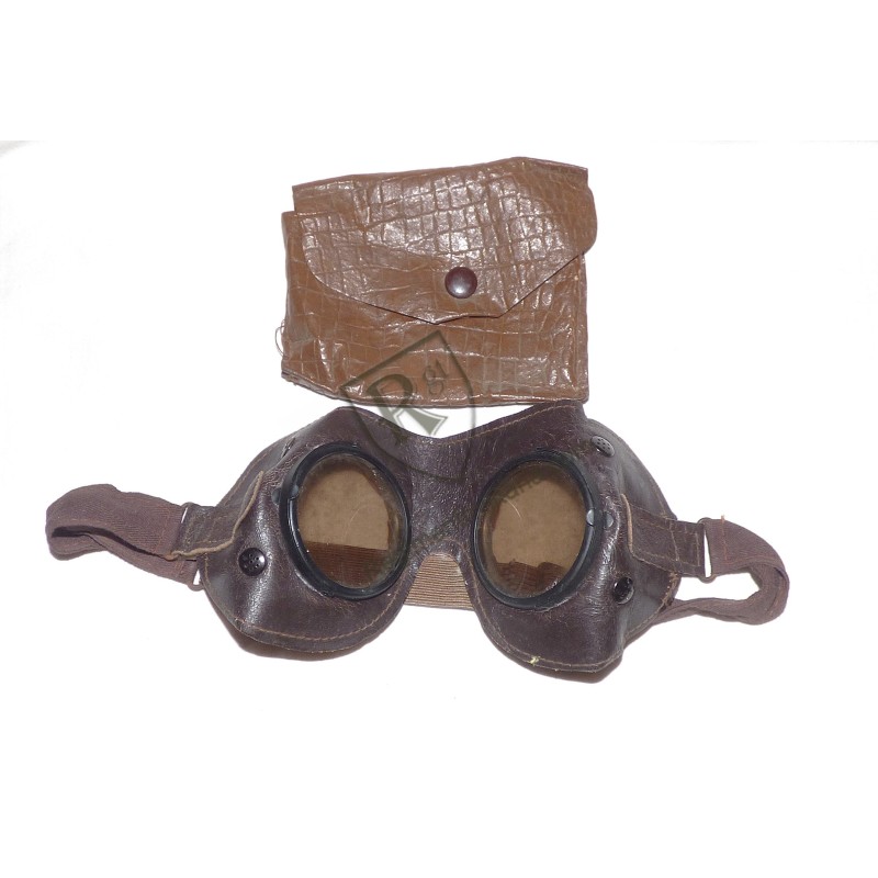 Issue Heer glasses with sheath
