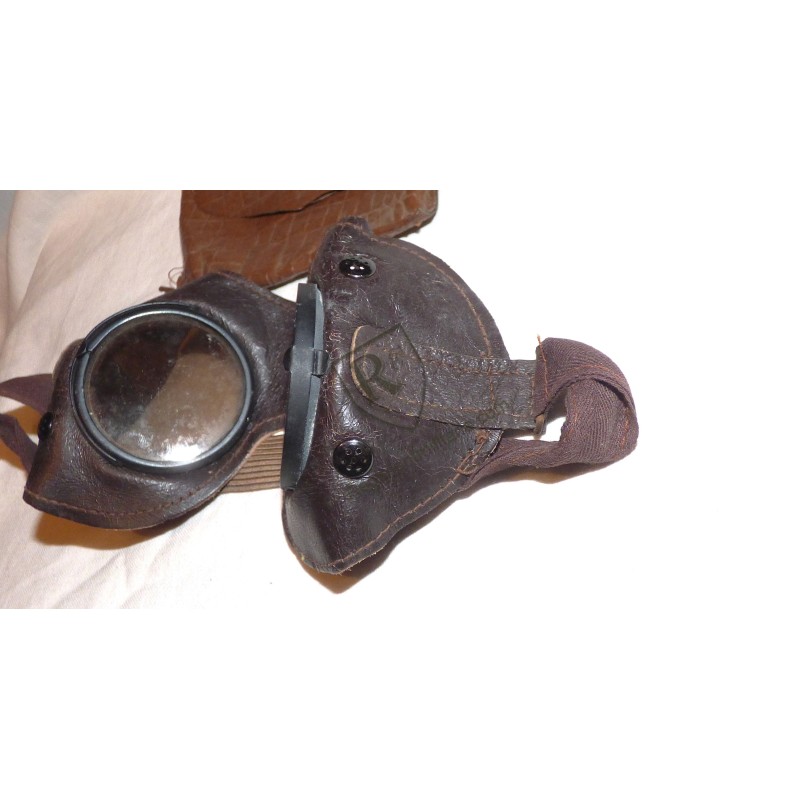 Issue Heer glasses with sheath