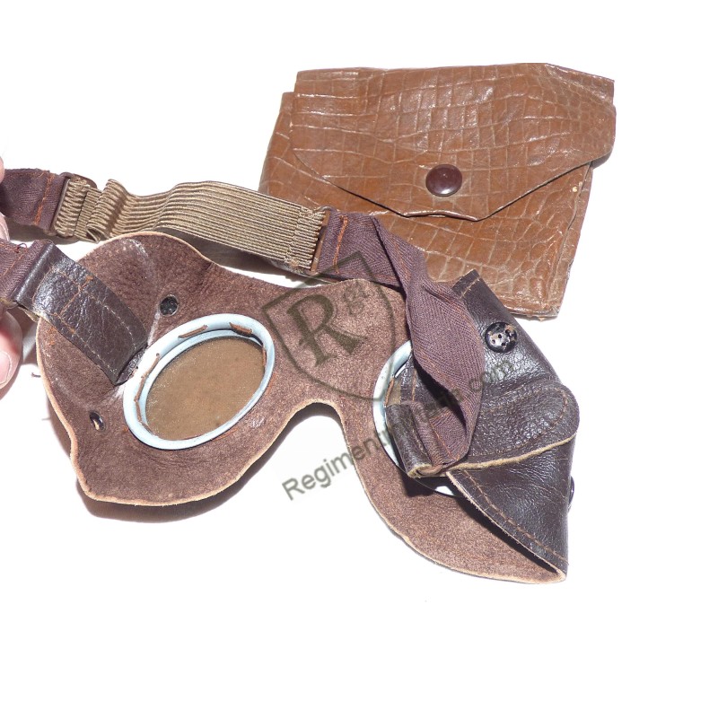 Issue Heer glasses with sheath