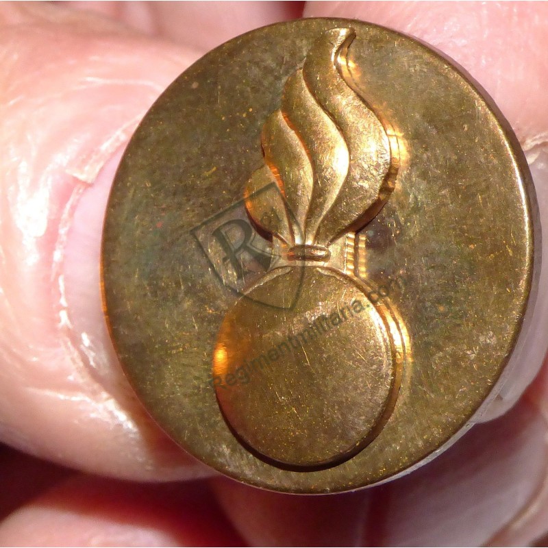 US ARMY Ordnance Corps Collar badge