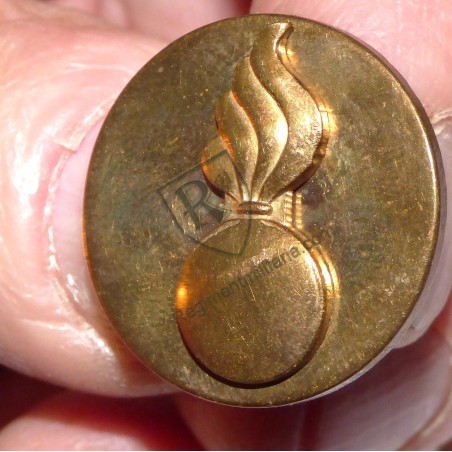 US ARMY Ordnance Corps Collar badge