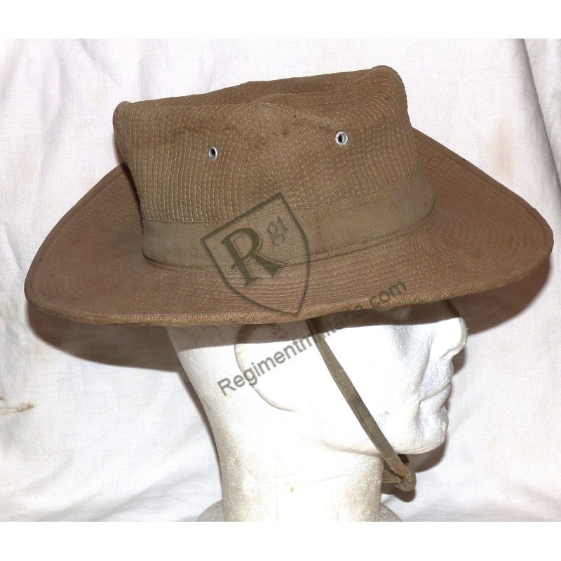 Chapeau brousse fabrication locale.