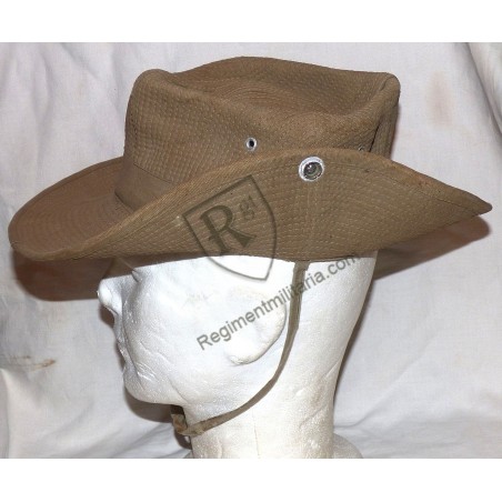 Chapeau brousse fabrication locale.