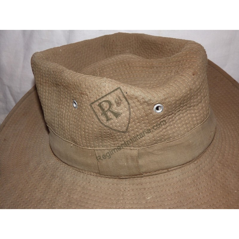 Chapeau brousse fabrication locale.