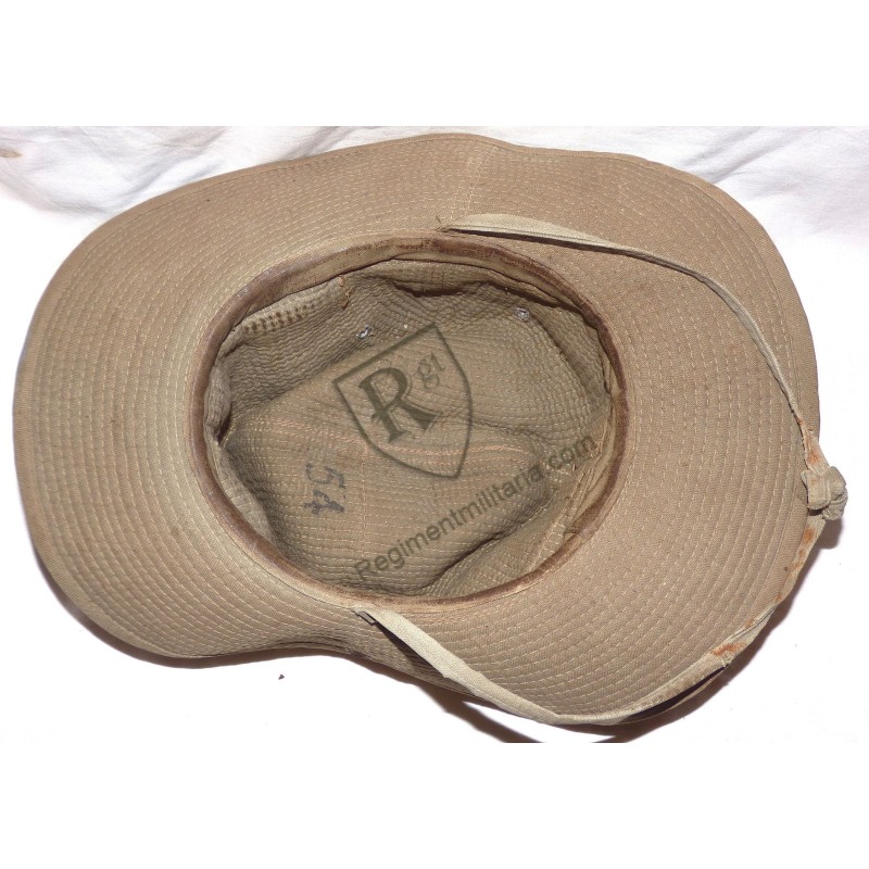 Chapeau brousse fabrication locale.