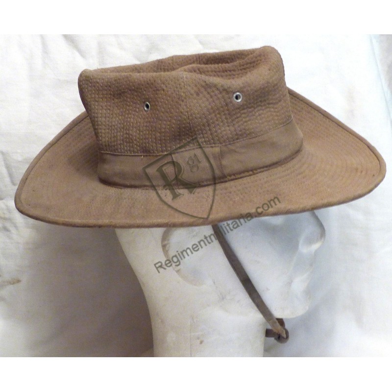 Chapeau brousse fabrication locale.