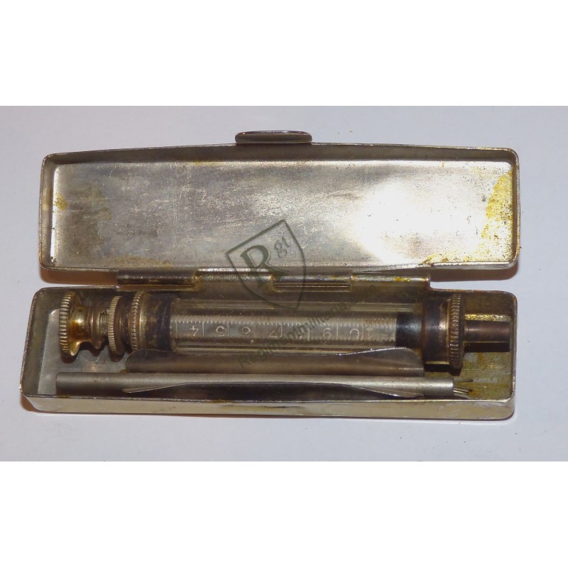 Medic Heer tools kit