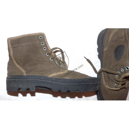 Named pair of PALLADIUM ARMY pataugas