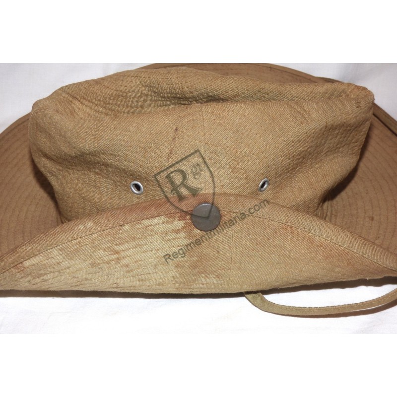 Chapeau brousse fabrication locale.