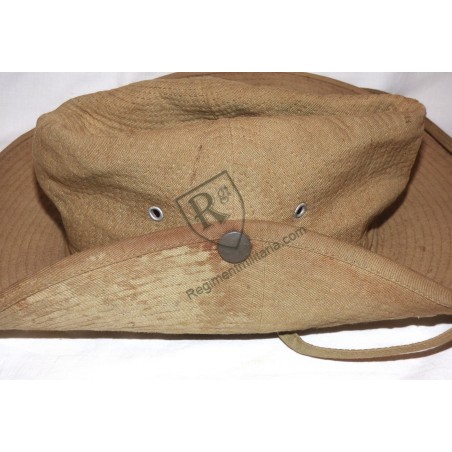 Chapeau brousse fabrication locale.