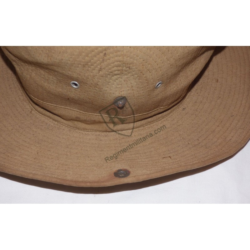 Chapeau brousse fabrication locale.