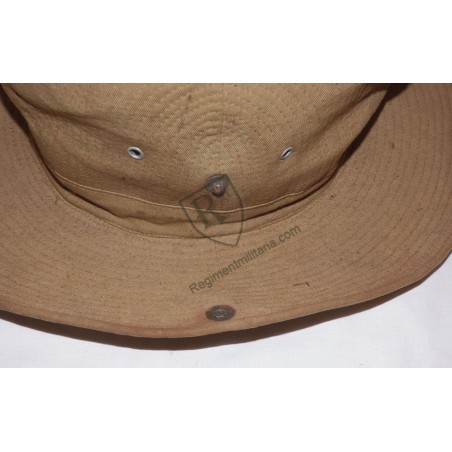 Chapeau brousse fabrication locale.