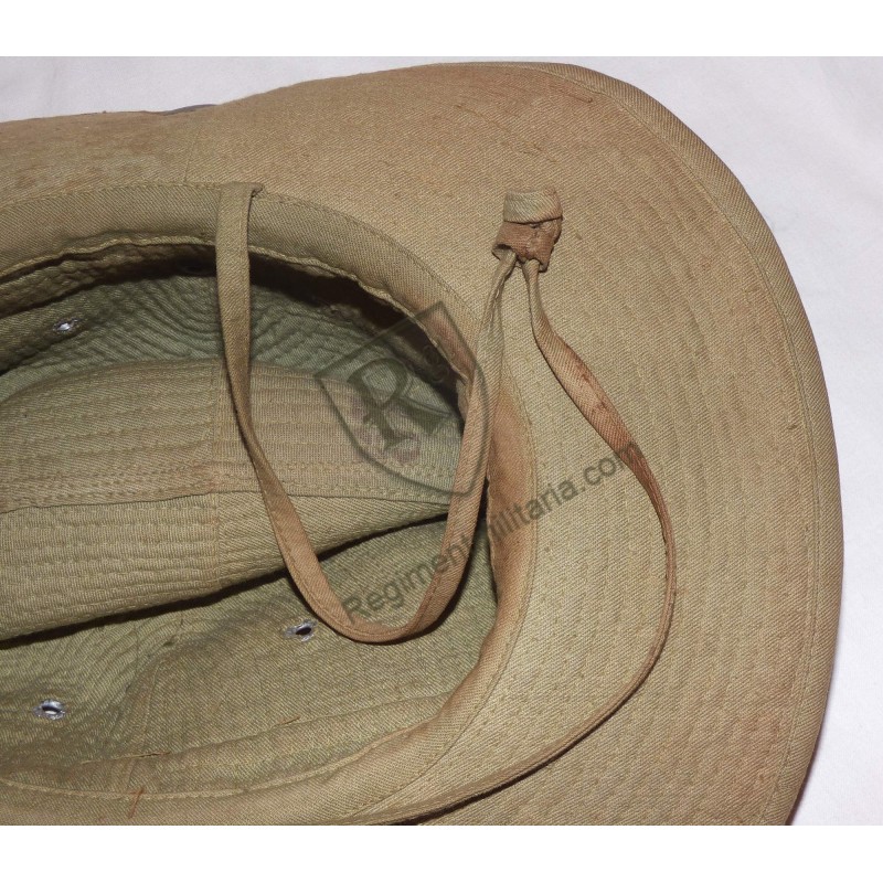 Chapeau brousse fabrication locale.